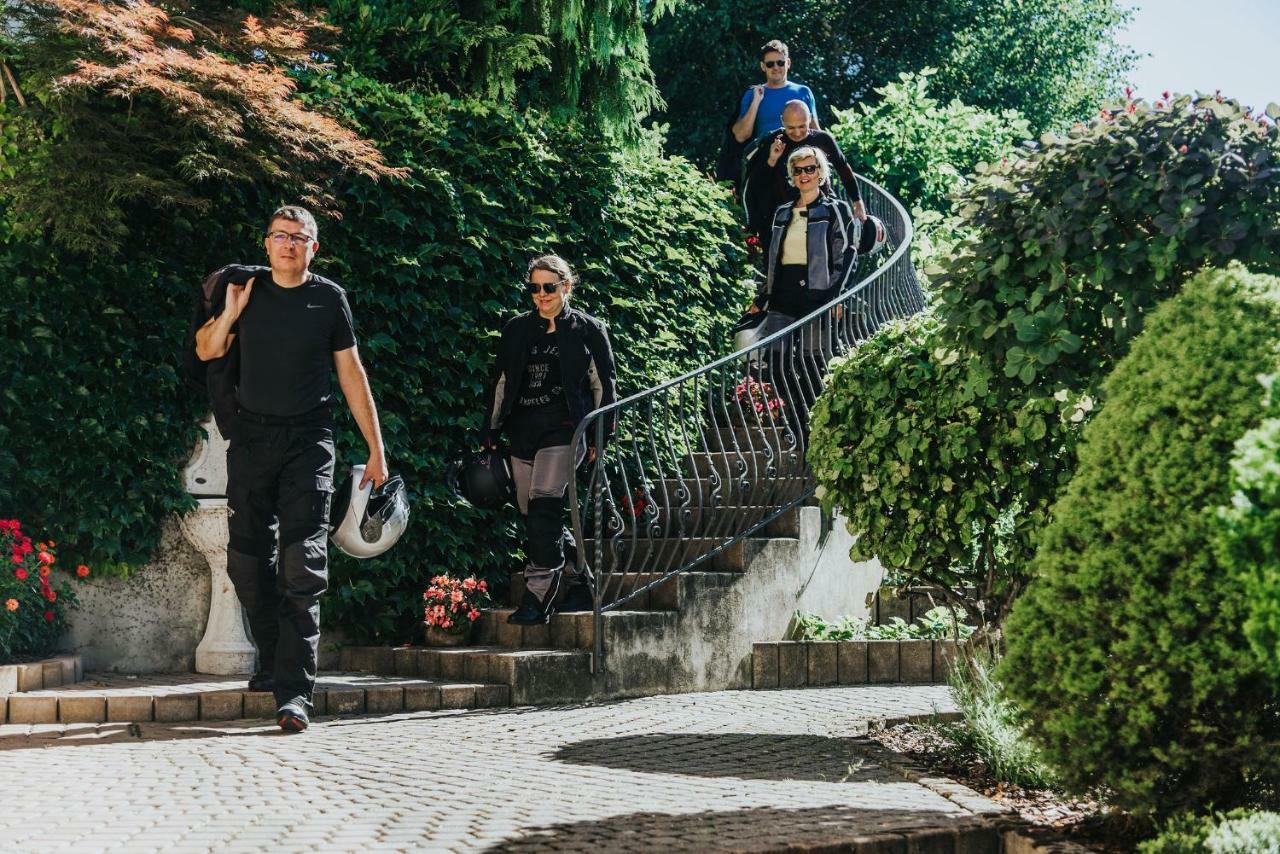 Apartmaji Urska Lasko Bagian luar foto