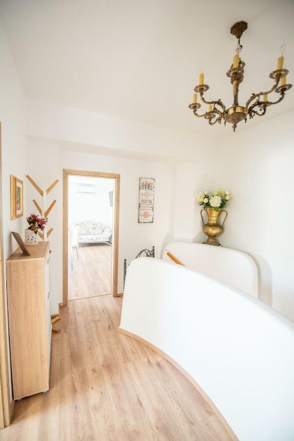 Apartmaji Urska Lasko Bagian luar foto